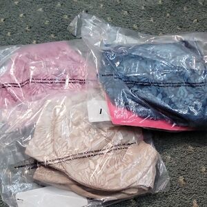 Breezies - 4 Bras Size 32C